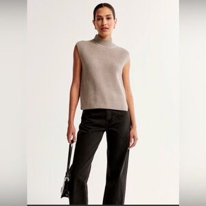 NWT Abercrombie Sleeveless Sweater Beige